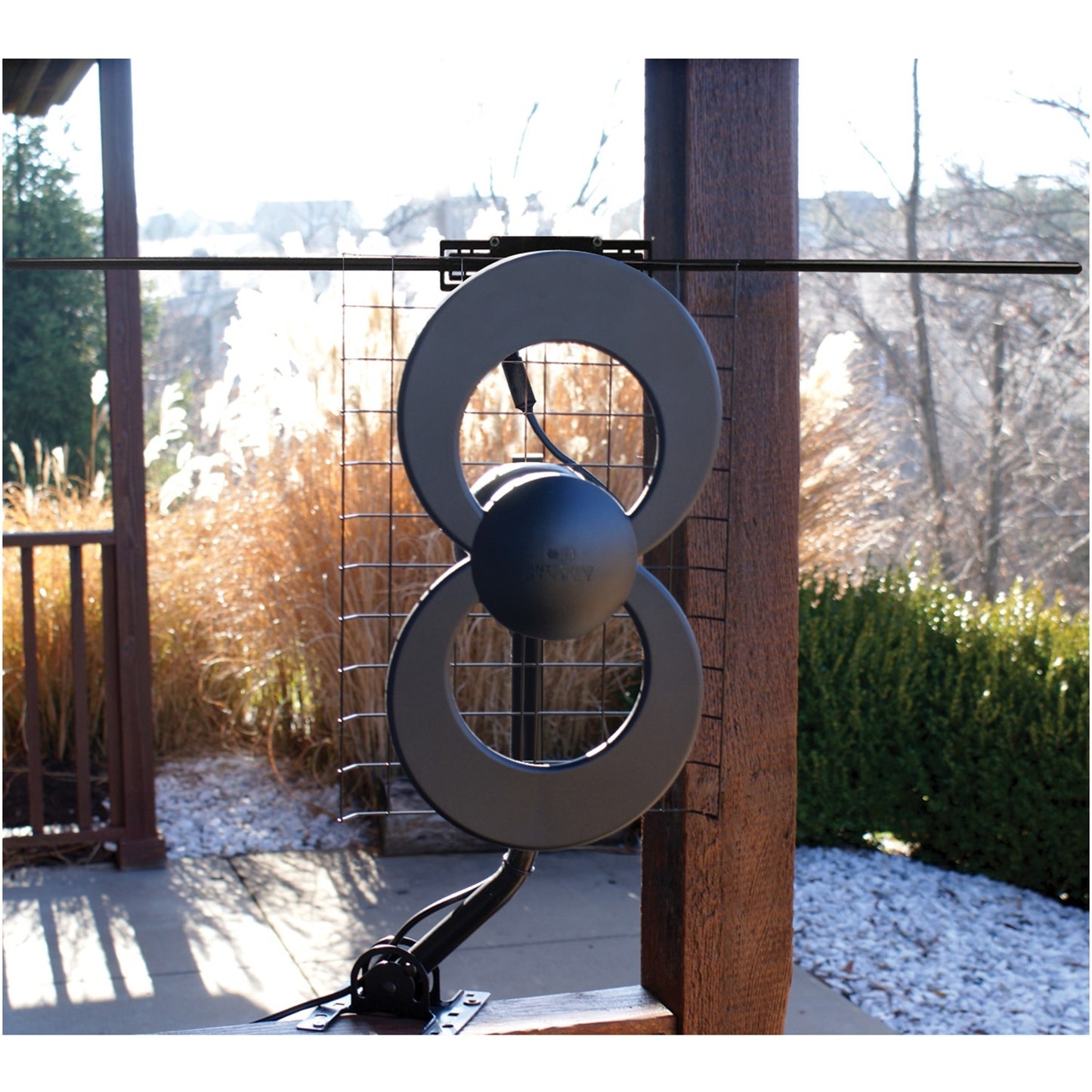 Antennas Direct C2-V-CJM ClearStream 2V UHF/VHF Indoor/Outdoor DTV Antenna with 20" Mount