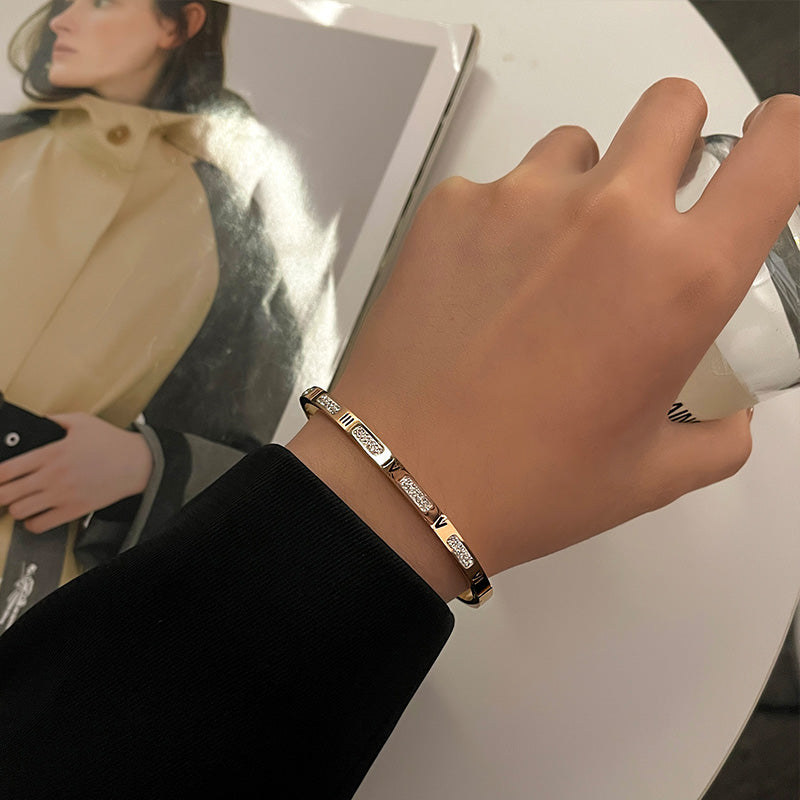 O1CN01MS2vmk1UcRvqjpJ6Q_!!1743852538