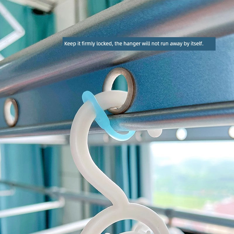 S76077953b97047e98d9db49d5dd90e92C