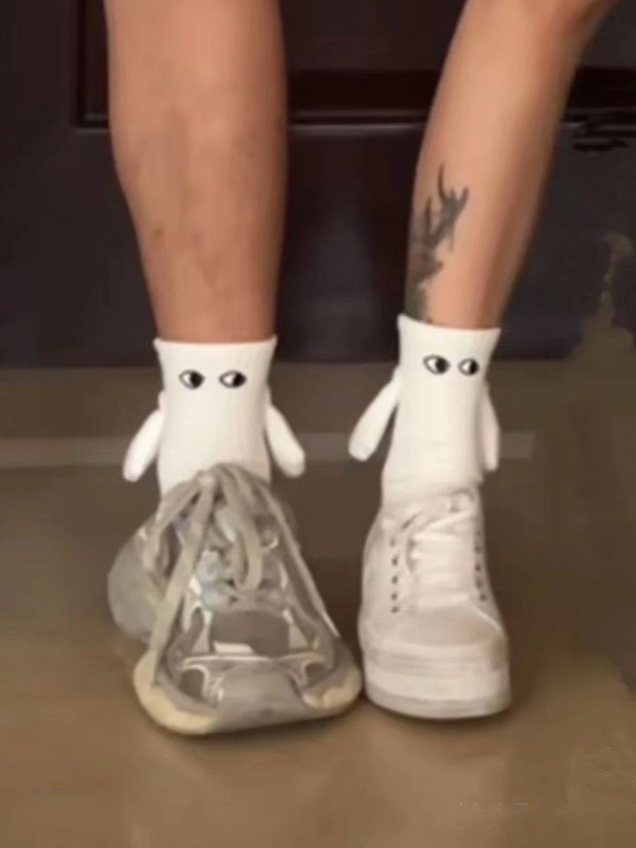 Magnetic Suction Hand In Hand Couple Socks Cartoon Lovely Breathable Comfortable Socks For Women Holding Hands Sock